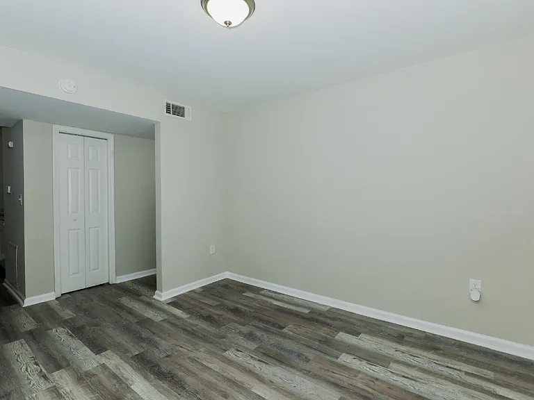 166 Anderson Ave NW #B04 — Photo 2