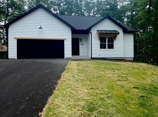 105 Lake Shore Dr, Cross Junction, VA 22625
