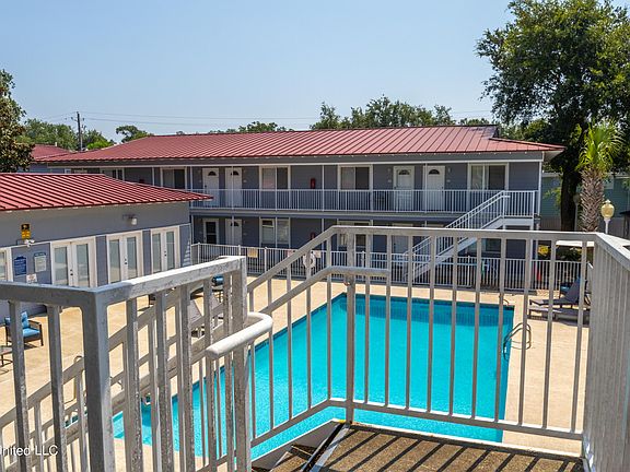 3rd image of 1664 Beach Blvd #83