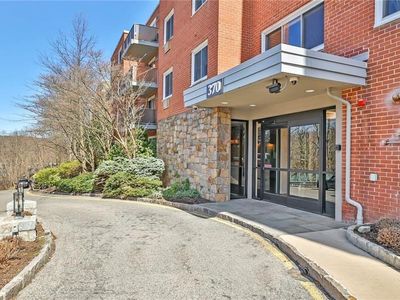 370 Central Park Avenue #3R, Scarsdale, NY, 10583