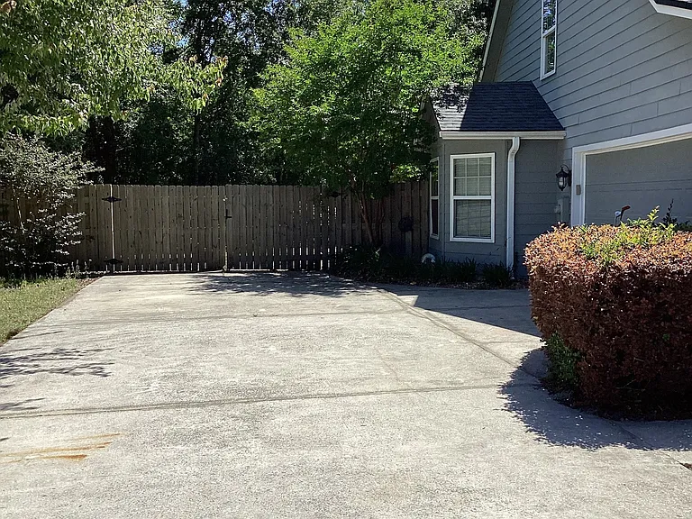 365 Creekside Dr — Photo 3