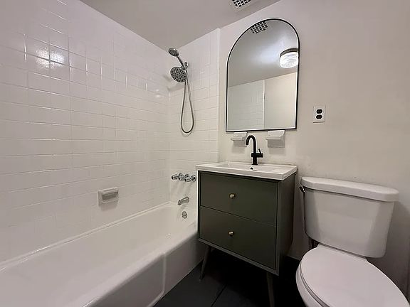5th image of 119 W 92nd St #Penthouse 1