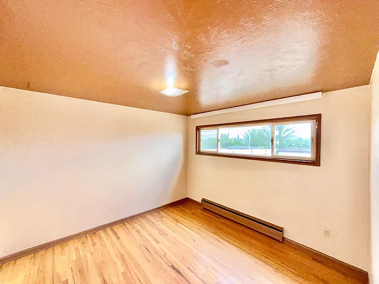 225 Elmwood Dr — Photo 7