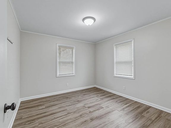 4th image of 1304 Lewis St