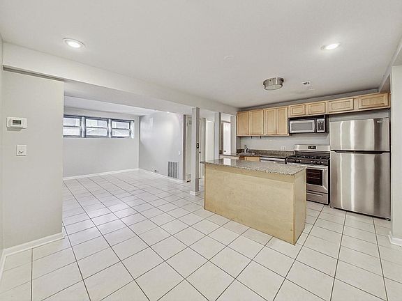 4th image of 454 W Wrightwood Ave APT 1C