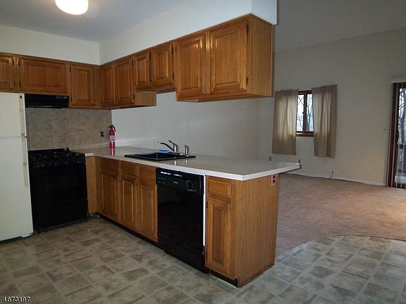 2nd image of 2 Steamboat Dr Unit 8