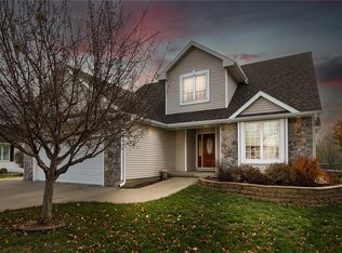 901 NE Parkside Ct, Grimes, IA 50111