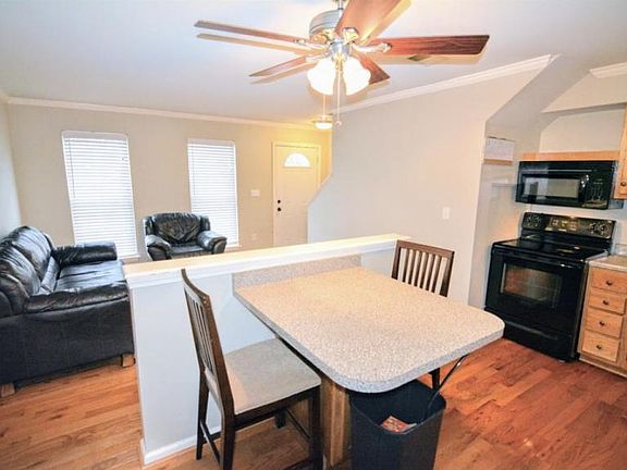 4th image of 415 Marquis Ave Suite 109