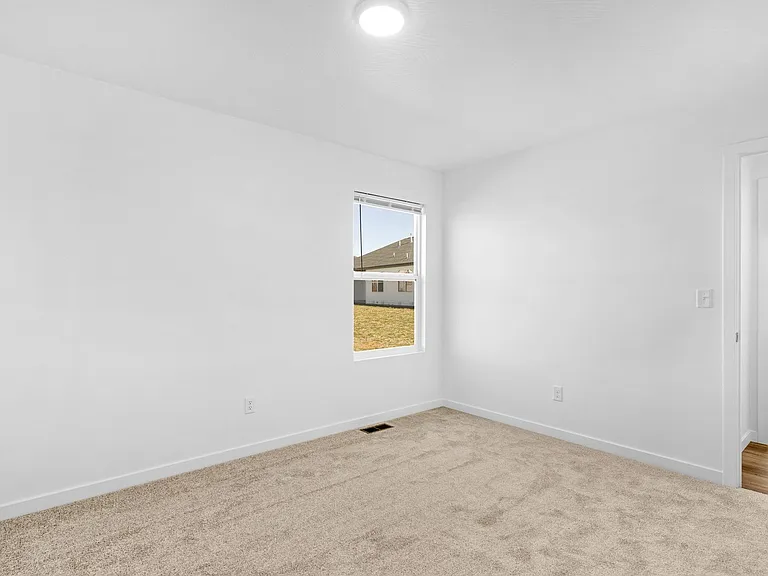 803 Lambert Cir — Photo 25