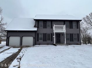 7725 Twilight Ln, Lenexa, KS 66217