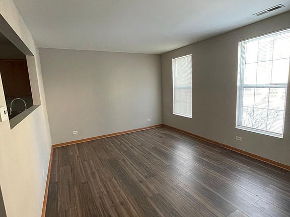 4th image of 664 Four Seasons Blvd