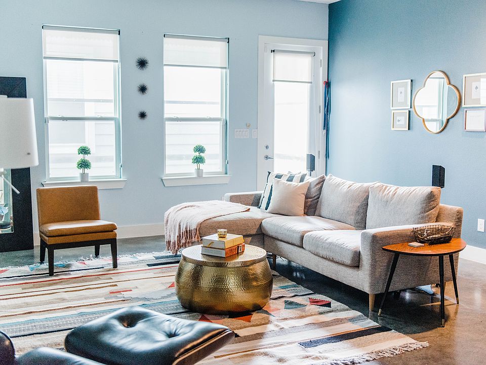 Living room, 11 ft ceilings.