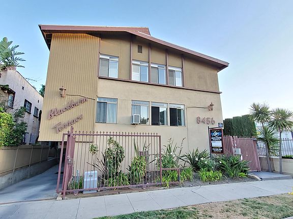 4th image of 8460 Blackburn Ave #10