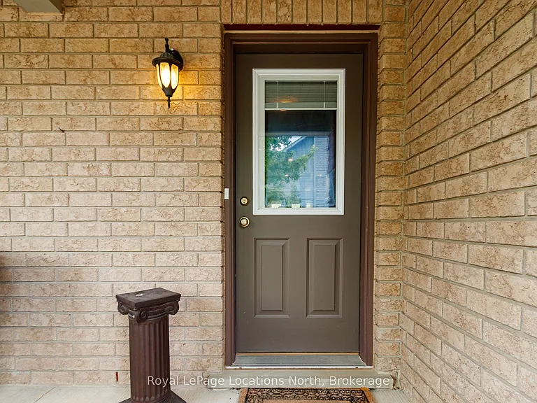 12 Silver Glen Blvd — Photo 6