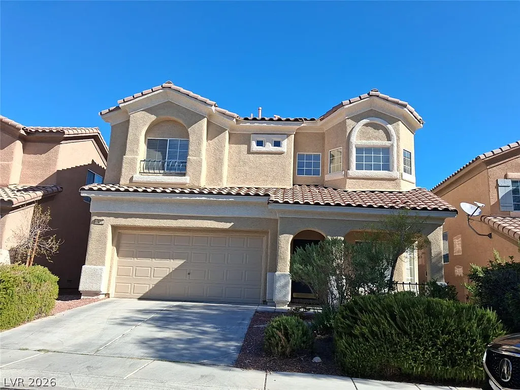 4 bed, 2.5 bath, 2079 sqft, $1,899 — Photo 1