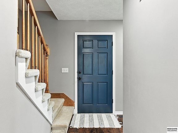 3rd image of 922 Hogan Dr
