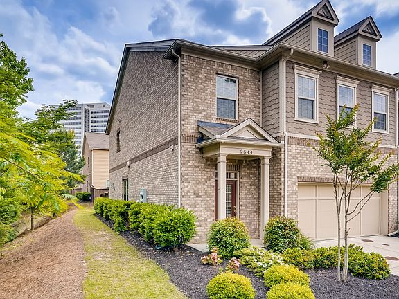 2nd image of 2544 Josselyn Ln SE