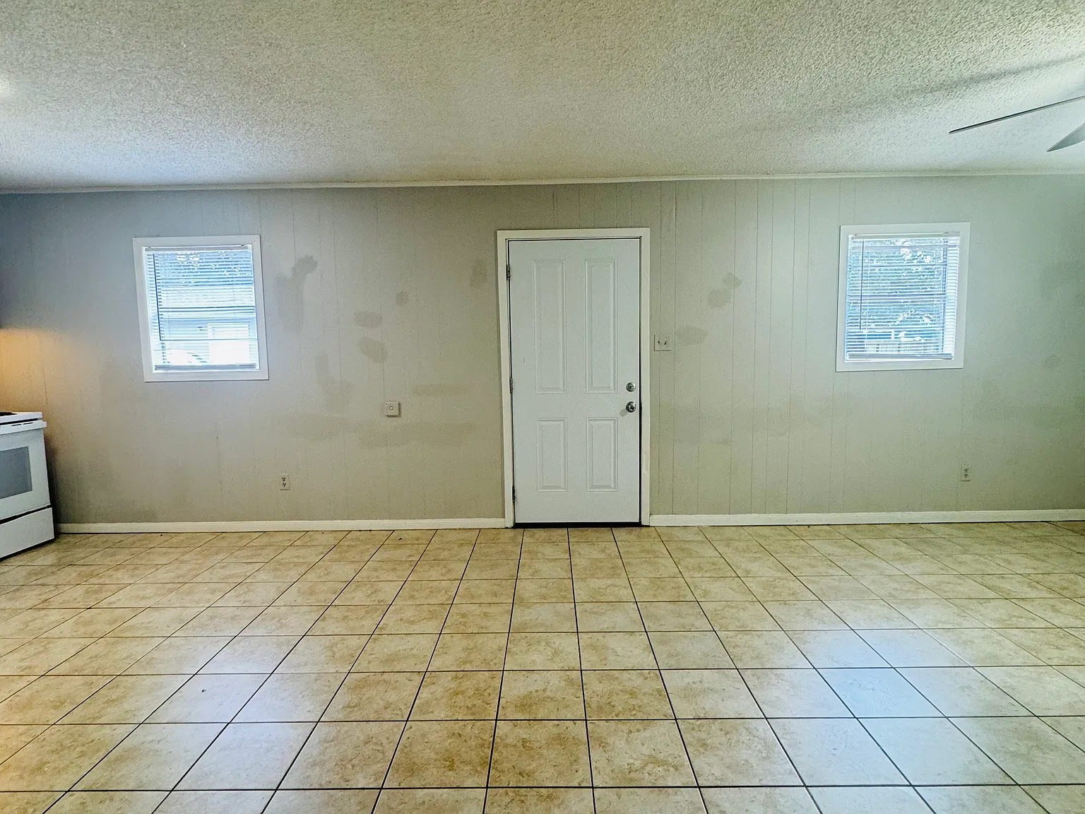 2 bed, 1.0 bath, $725 — Photo 4