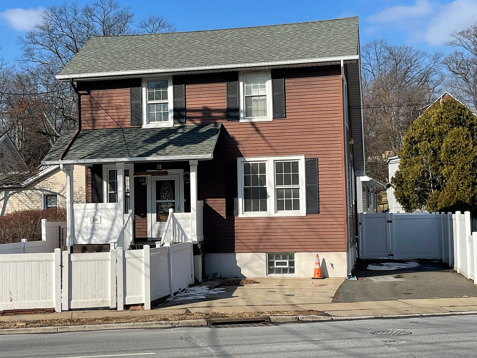 4 bed, 2100 sqft, $4,300 — Photo 1