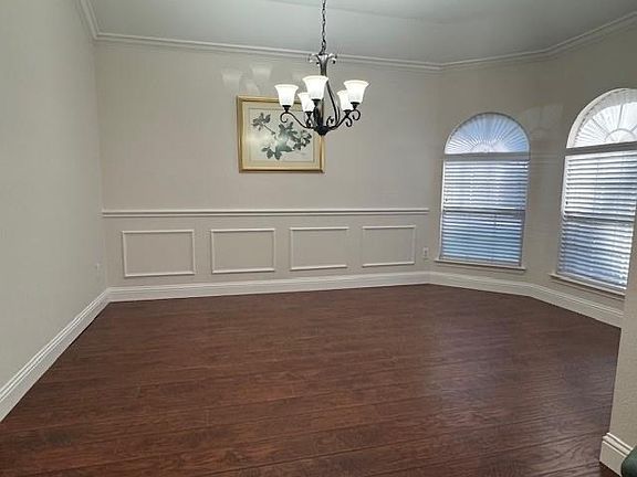 5th image of 2510 Chapel Hill Dr