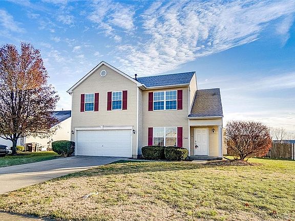 3rd image of 7300 Pinewood Dr