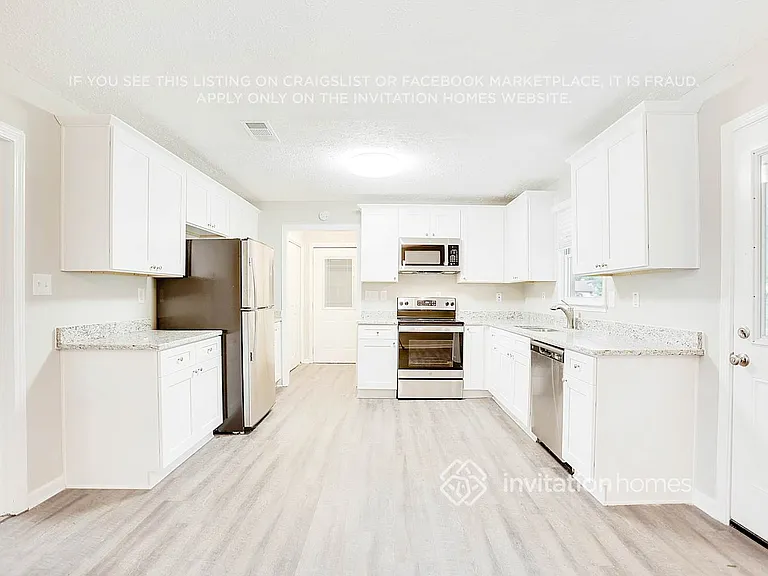 4453 Vernon St NW — Photo 10