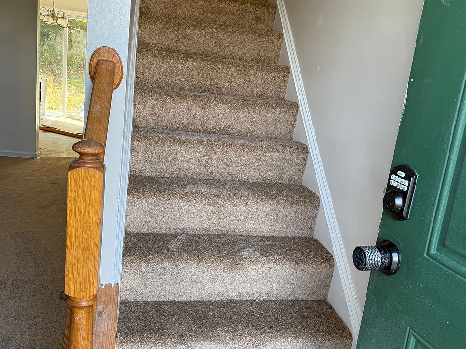 1st image of 109 Douglas Ave #109