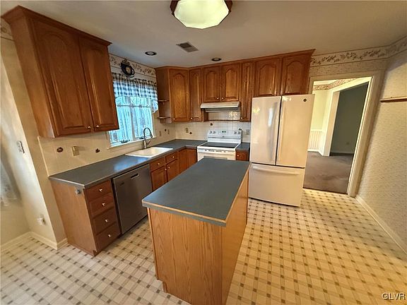 4th image of 5233 Cheryl Dr