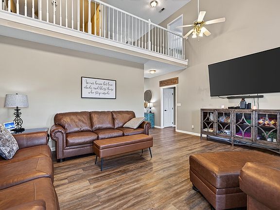 5th image of 39 Maple Ridge Ct