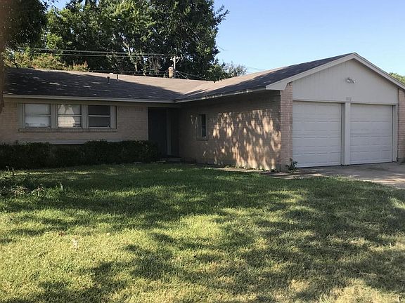 4th image of 1002 Lourock Dr