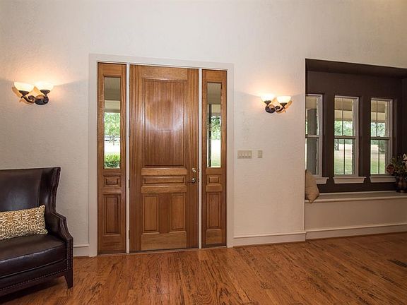 5th image of 204 Lantana Dr