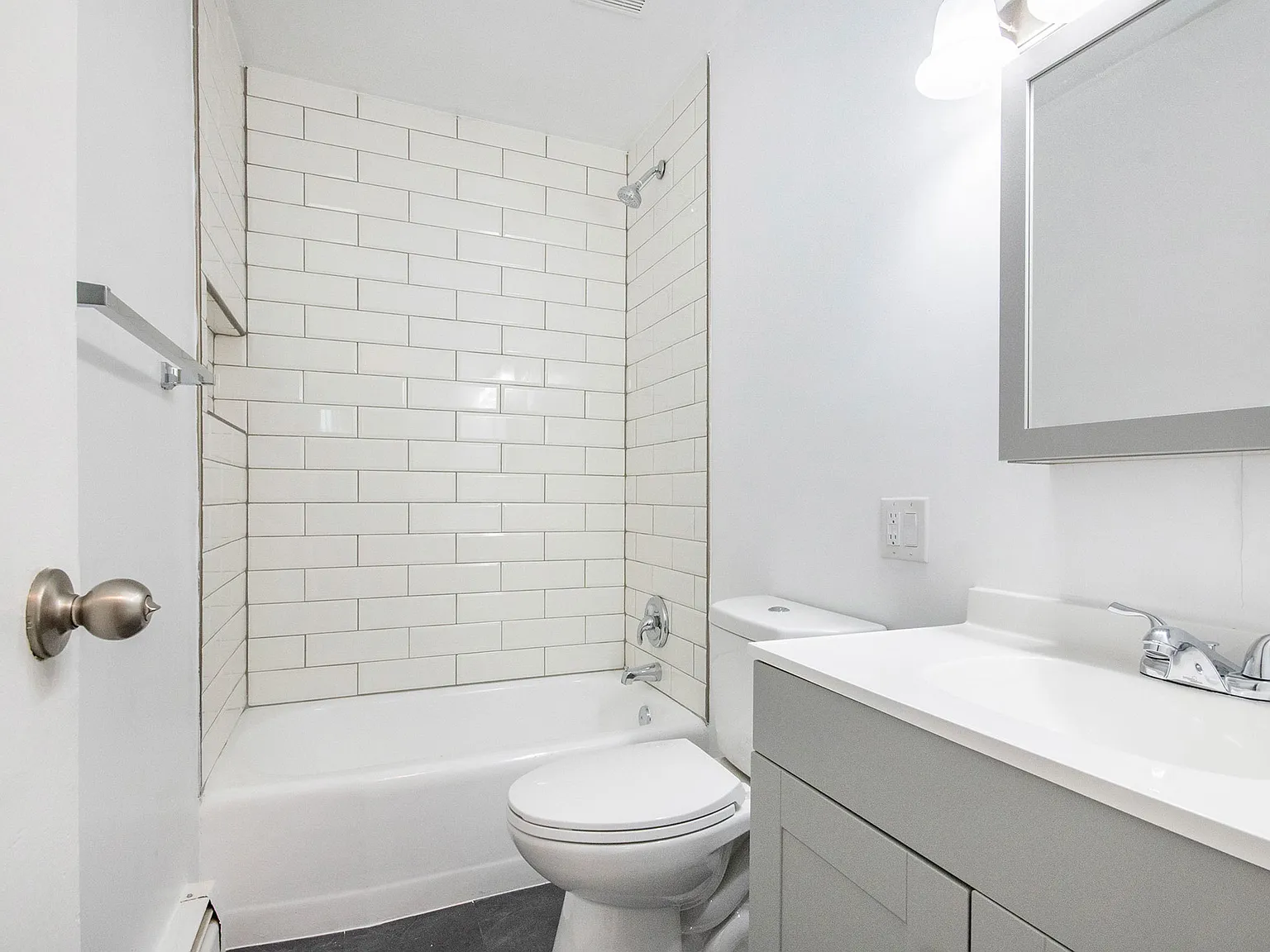 2 bed, 750 sqft, $1,300 — Photo 4