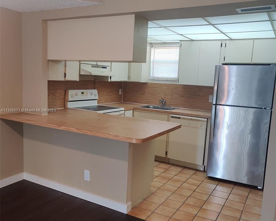1st image of 8290 Lake Dr APT 509
