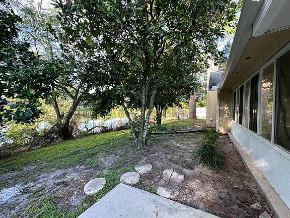 5th image of 10398 Triple Crown Ave