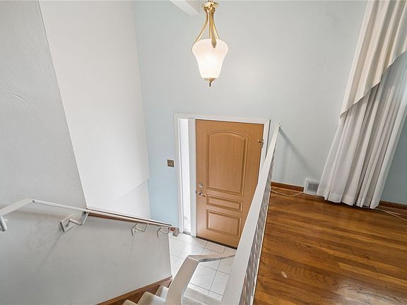 4th image of 511 Newport Dr