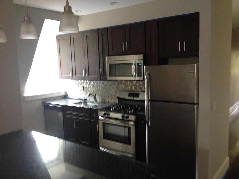 Kitchen with island