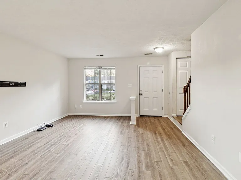 4206 Drake Ct — Photo 5