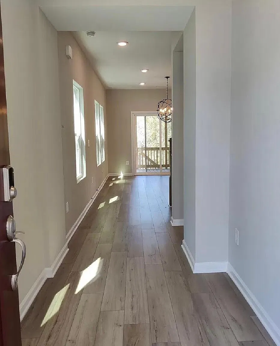 5 bed, 3.5 bath, 3067 sqft, $2,950 — Photo 2