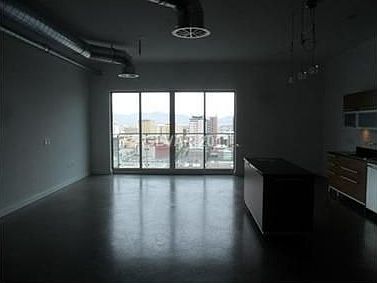 3rd image of 200 Hoover Ave Unit 2010