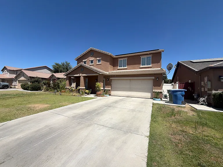 2212 Fiori St — Photo 1