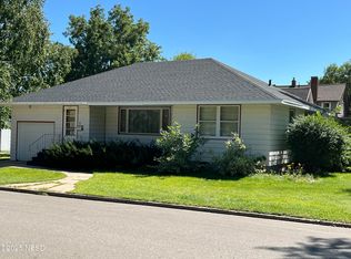 114 7th Ave NW, Watertown, SD 57201