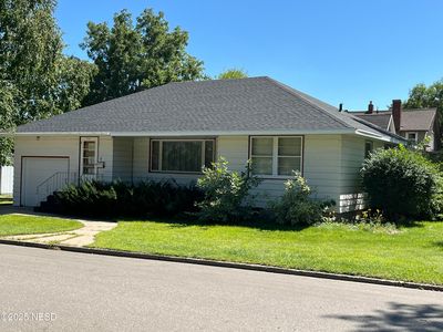 114 7th Ave NW, Watertown, SD, 57201
