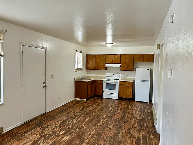 519 Camp St #9 — Photo 3