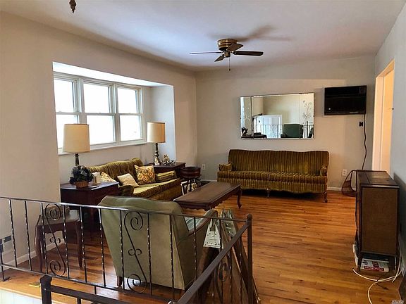 4th image of 127 Strauss Ave