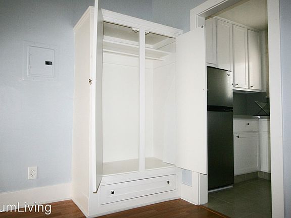 5th image of 981 E Orange Grove Blvd APT 2