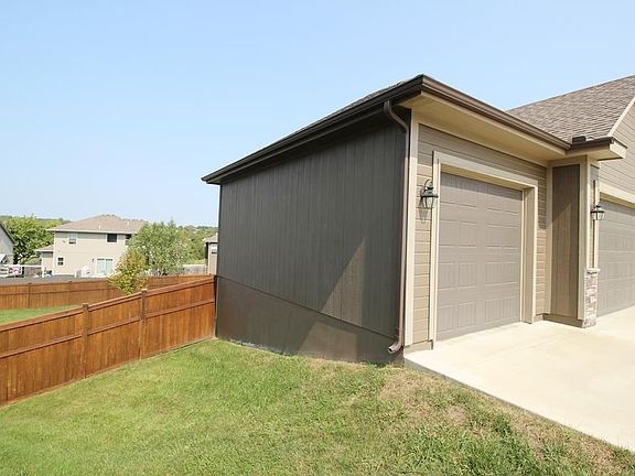 3rd image of 2113 NW Cherry Ct