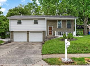2904 Headland Dr, Saint Charles, MO 63301