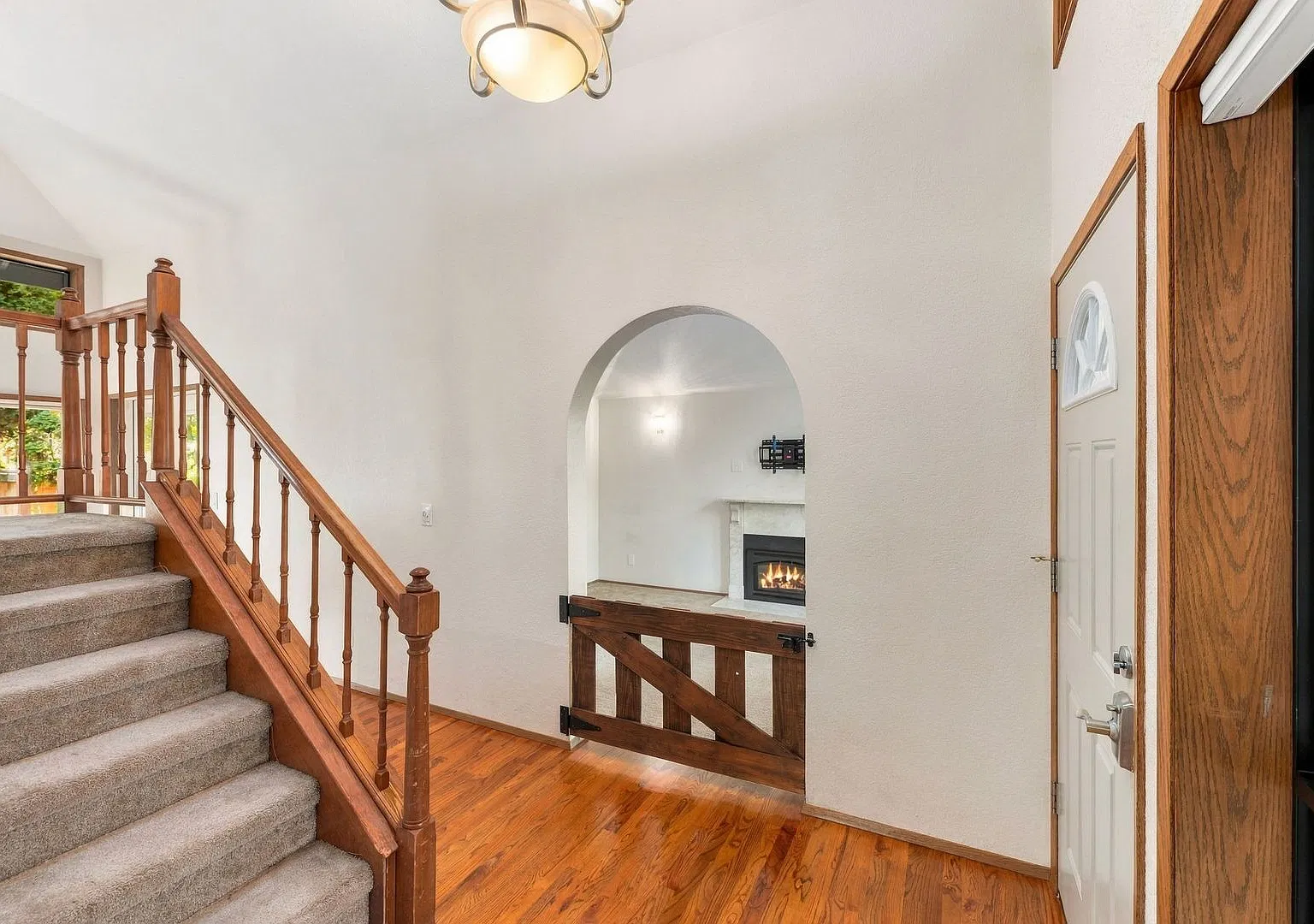 Bright, Well-Maintained 3 Bed, 2.5 Bath Home in South Hill Puyallup — Photo 3