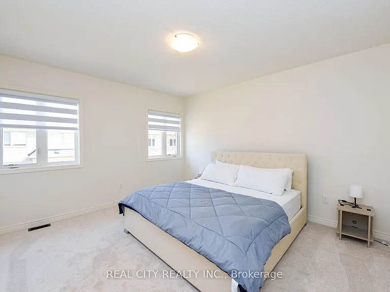 38 Silver Meadow Gdns — Photo 31