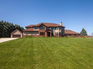 N3W28808 Sylvan Trl, Waukesha, WI 53188
